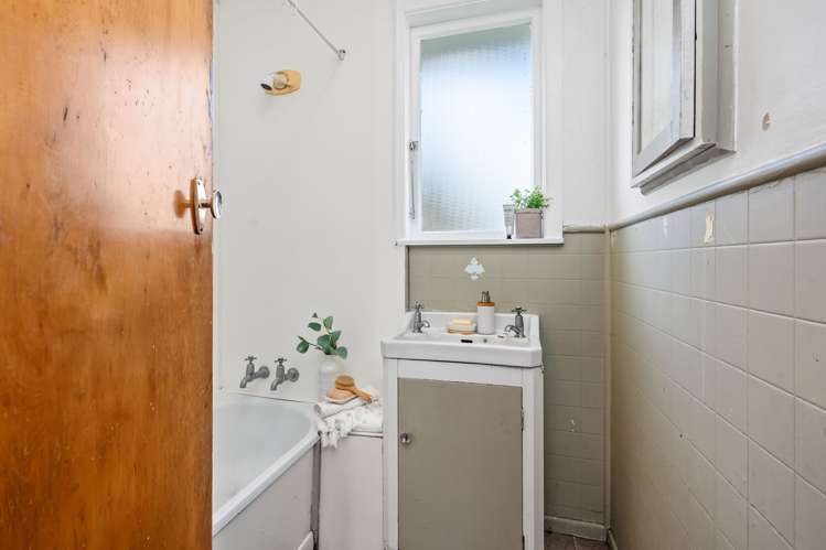 17 Clotworthy Crescent Onerahi_12