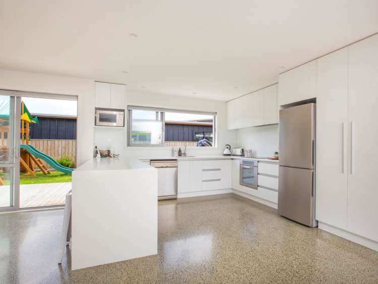 20 Laly Haddon Place Matakana_6