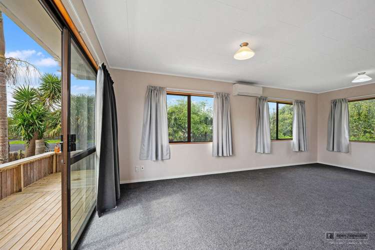 1/32 Parakai Avenue, Parakai Helensville_5