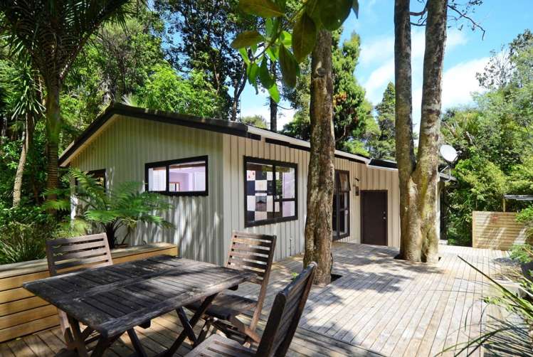 2 Takahe Road Titirangi_12