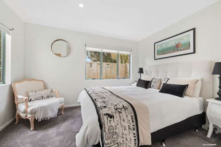 61 Alec Craig Way Gulf Harbour_13