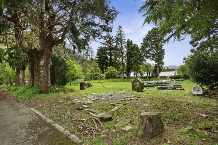 446-452 Stokes Valley Road Stokes Valley_1