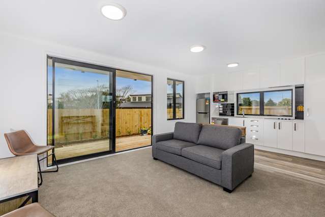 2/90 Swaffield Road Papatoetoe_1