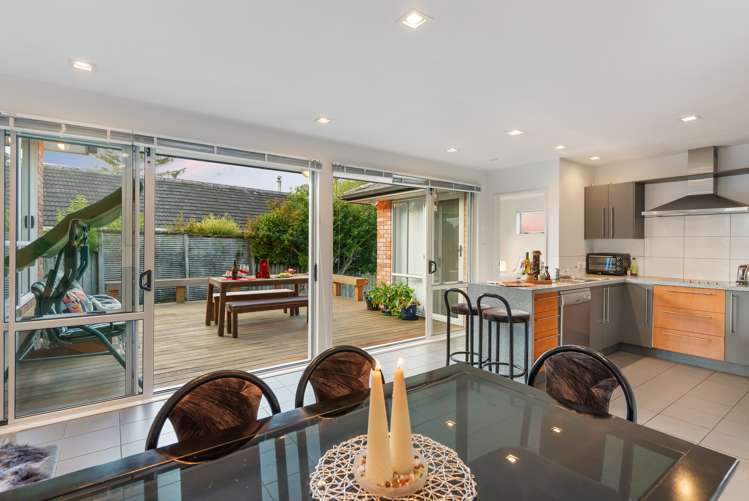 16a Neil Avenue Te Atatu Peninsula_8