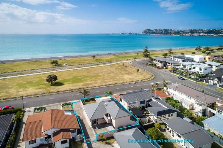 3 The Esplanade Westshore_1