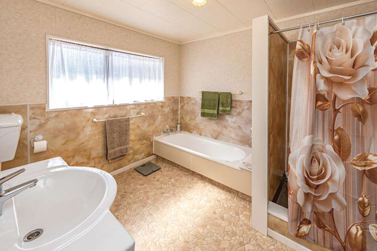 12 Akepiro Place Tawhero_13