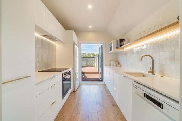 21 The Quarterdeck Whitby_1