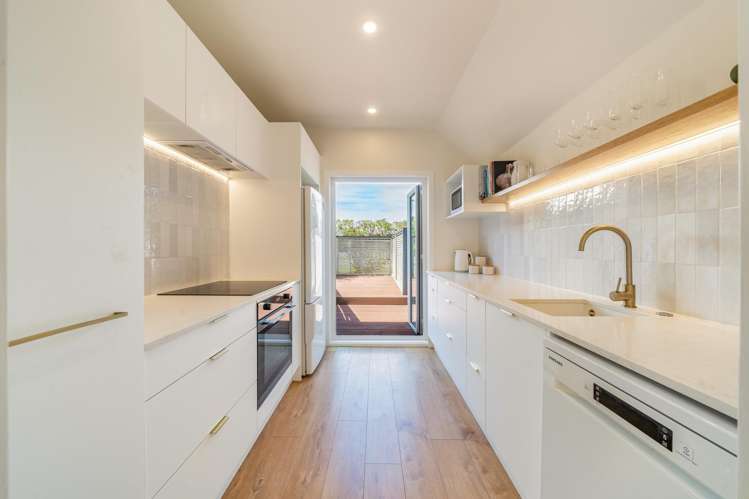 21 The Quarterdeck Whitby_1