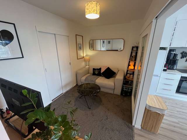 201/10 Flower Street Eden Terrace_1