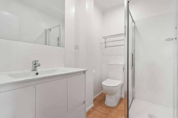 16/1 Ambrico Place New Lynn_8