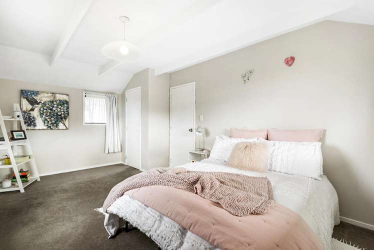 1/70 Ayton Drive Totara Vale_19