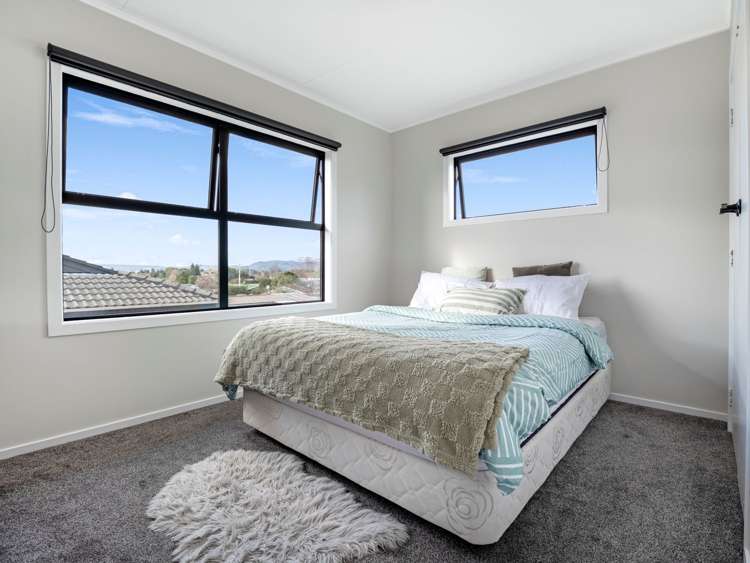6 Roger street Pukehangi_12
