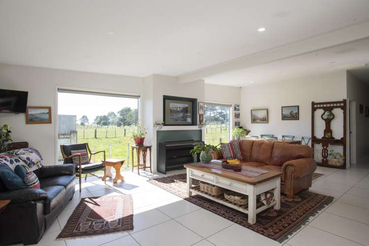 1 Forster Street Tolaga Bay_23