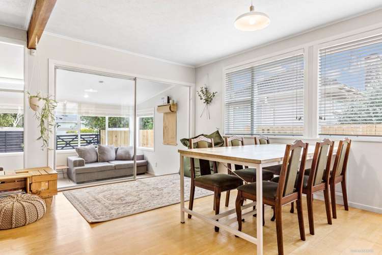 37b Cobham Crescent Kelston_9