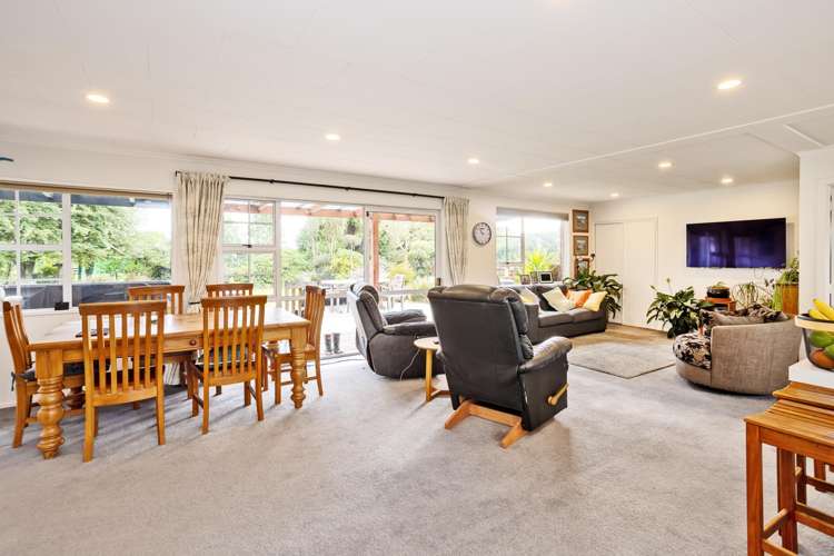 274 West Plains School Road_2