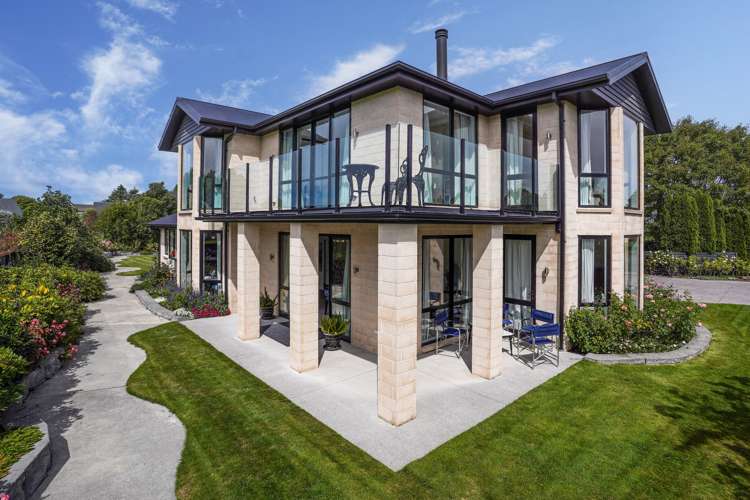 4 Stella Close Harewood_16