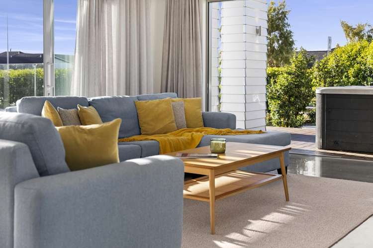 1 Alan Livingston Drive Cambridge_11