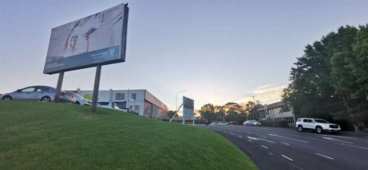 1 Alderman Drive Henderson_25