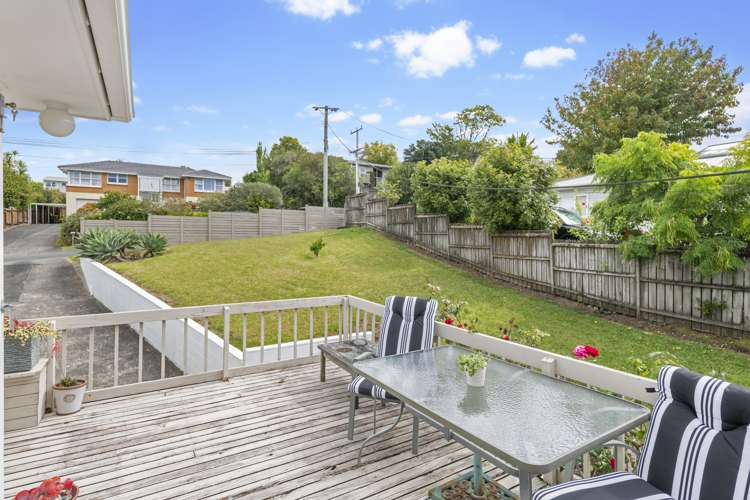 9 & 9A Meadowvale Avenue Forrest Hill_12