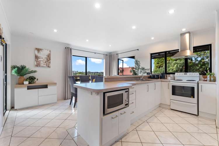 10 Camilla Grove Totara Vale_8