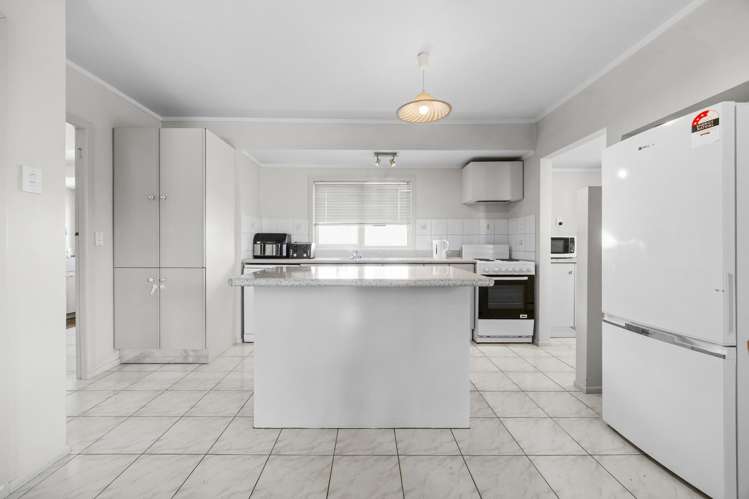 6 Toru Street Te Atatu Peninsula_37