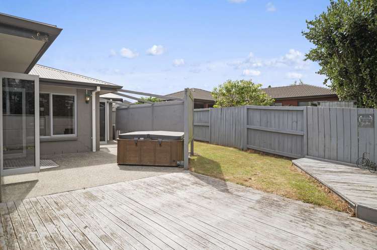 8 Owhatiura Drive Lynmore_14