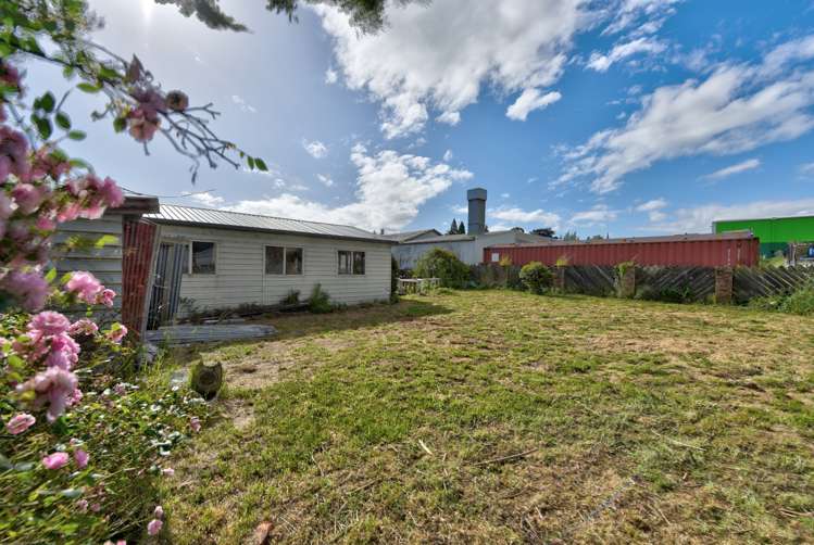 4 Ontario Street Gore Surrounds_16