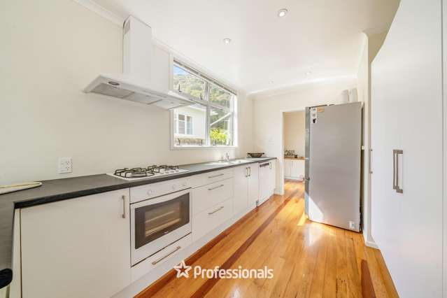 215 Whites Line East Waiwhetu_2