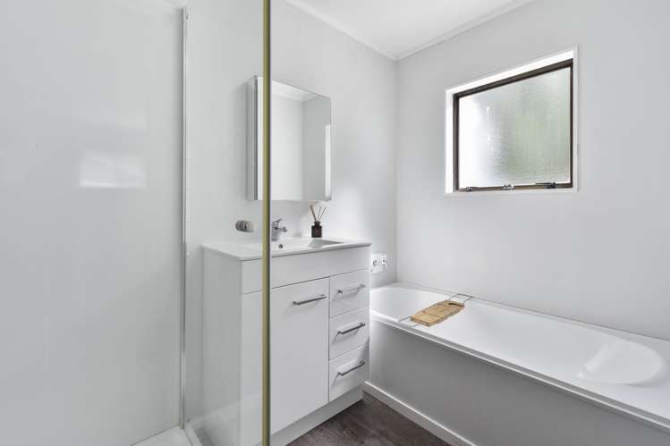 12 Seaward Place Wattle Downs_9