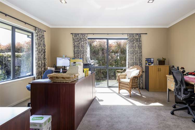 2 Nottinghill Drive Springlands_18