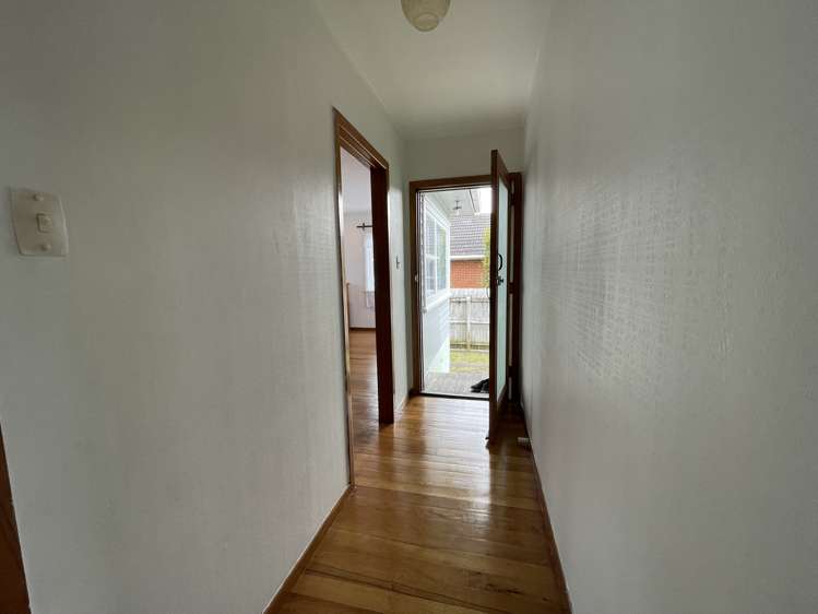 8 Albert Road Kelston_7