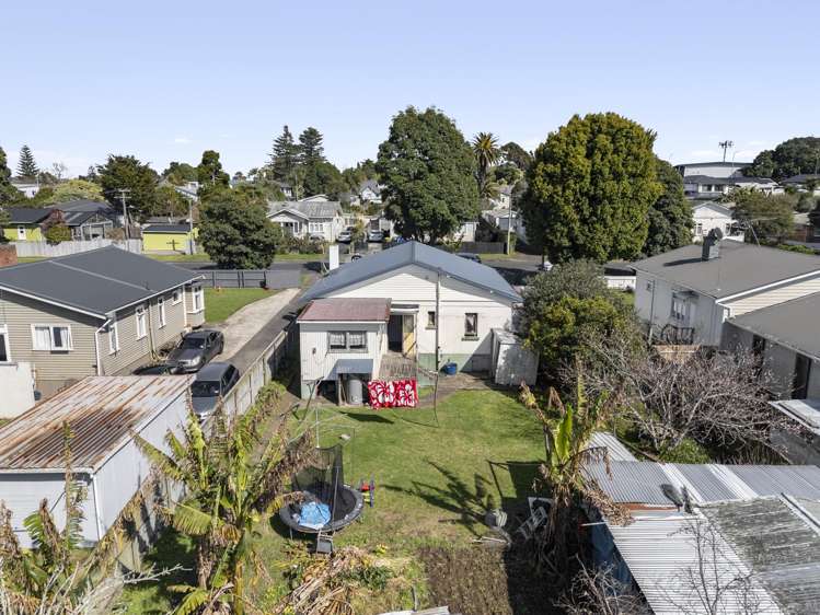 18 Sturges Avenue_2