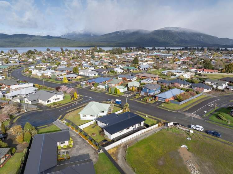 36 Govan Drive Te Anau_23