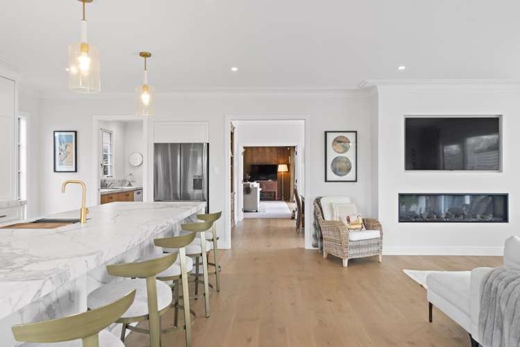 6 Cooper Avenue Holdens Bay_6