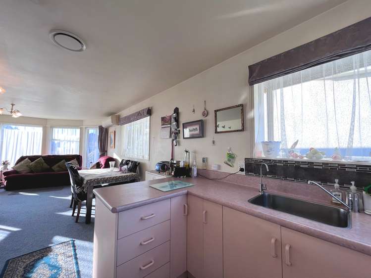 27 Avenal Street Avenal_5