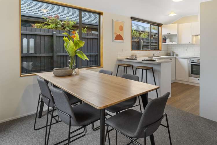 1 Vining Crescent Stoke_6