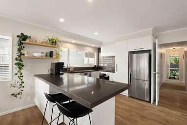 2/30 Howe Street_2