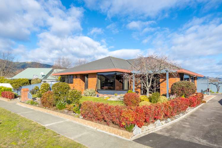 3 Stead Crescent Stoke_16