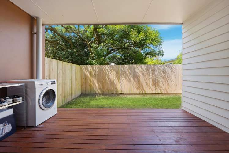 7/3 Royal View Road Te Atatu South_12