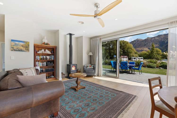 43 Benmore Place Glenorchy_24