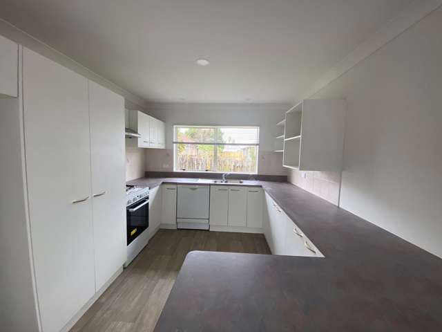 2/21 Opaheke Road Papakura_4