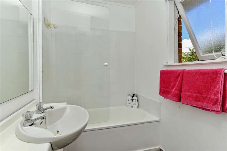 4/20 Seaview Road Castor Bay_8