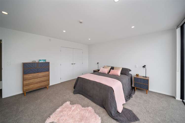 2/86 Hurlstone Drive Taranaki_9