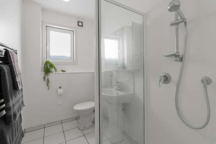 16 Doris Gordon Crescent Crofton Downs_22