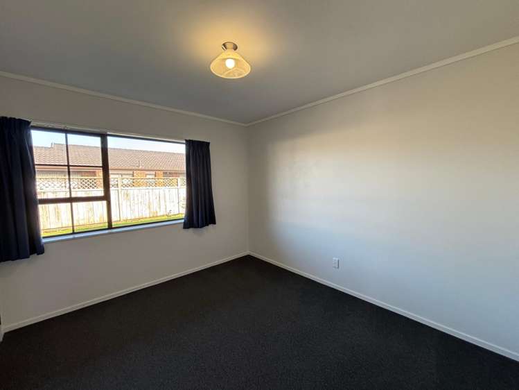  26 Exeter Crescent Springvale_11