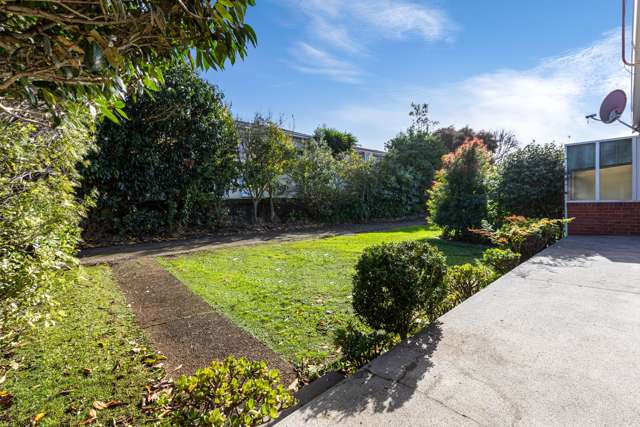 2/39 Tawhiri Road One Tree Hill_2