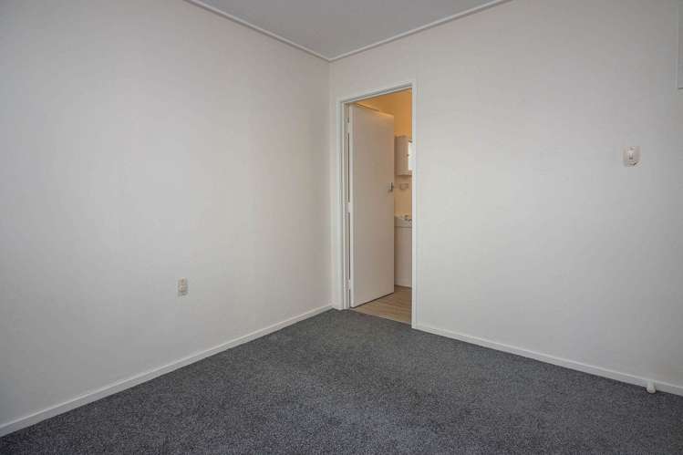 11a Captain Scott Road Glen Eden_13