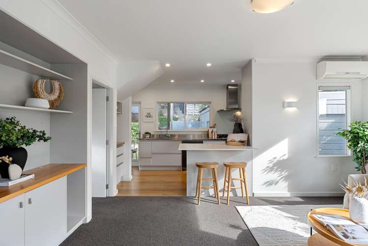 318 Queens Drive Lyall Bay_6