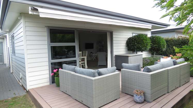 23 Chateau Crescent Rangatira Park_17