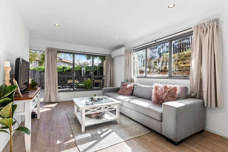 53 Sheridan Drive New Lynn_6